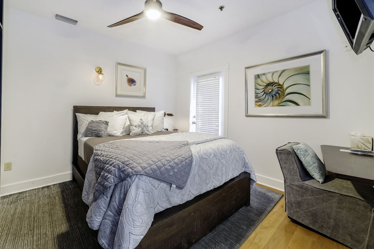 Superior Room, 1 Queen Bed, Balcony ( (2)) | Premium bedding, in-room safe, iron/ironing board, free WiFi