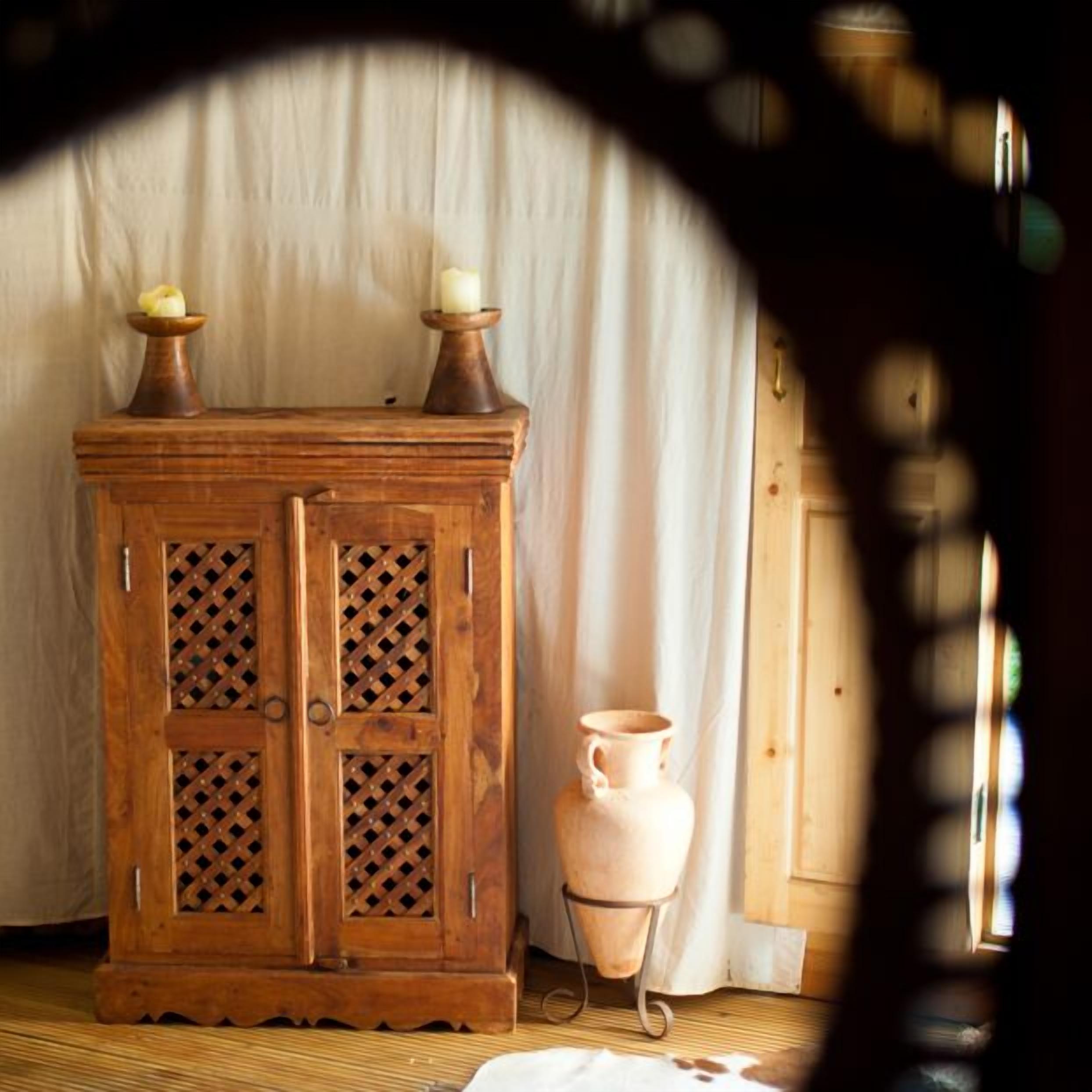 أغطية فراش متميزة وأسرّة مجانية قابلة للطي