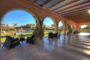 Der serveres morgenmad, frokost, aftensmad og middelhavsretter 