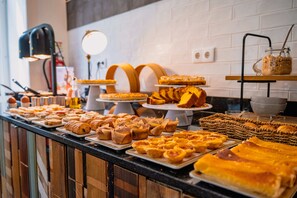 Petit déjeuner composé de spécialités régionales compris tous les jours