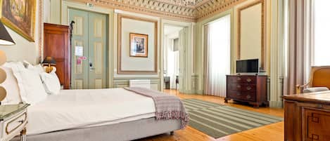 Signature Suite