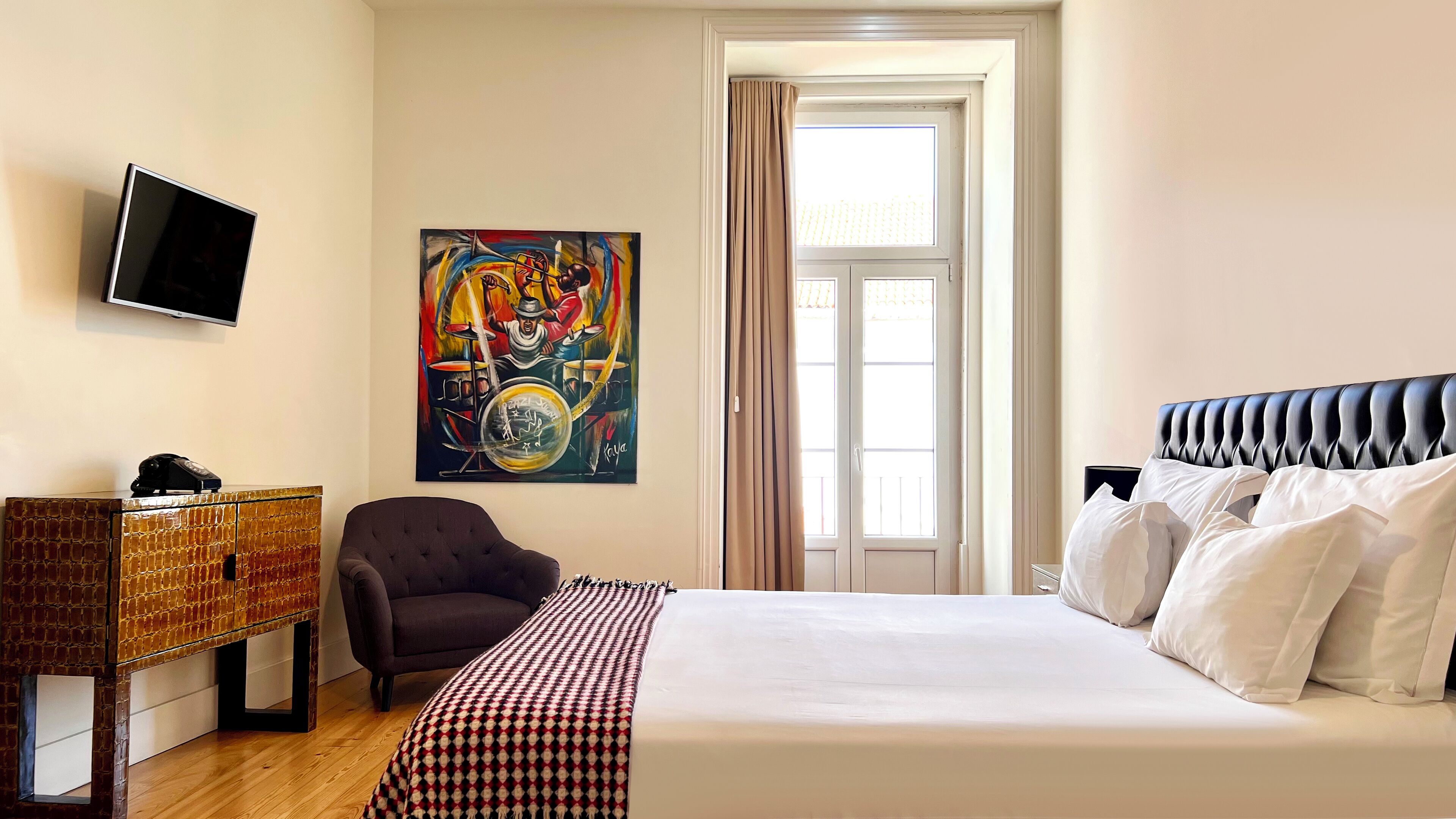 Junior Suite | Hypo-allergenic bedding, minibar, in-room safe, desk