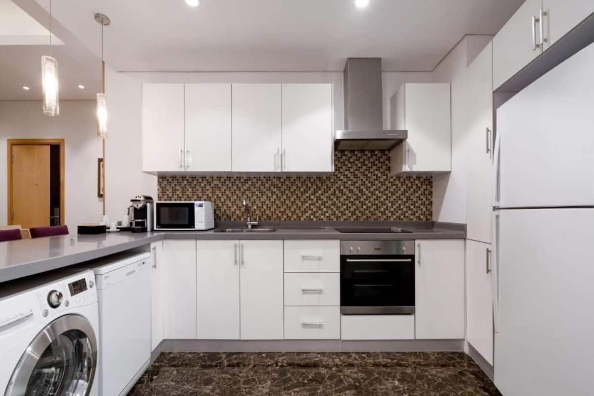 2 bedrooms, minibar, in-room safe, desk