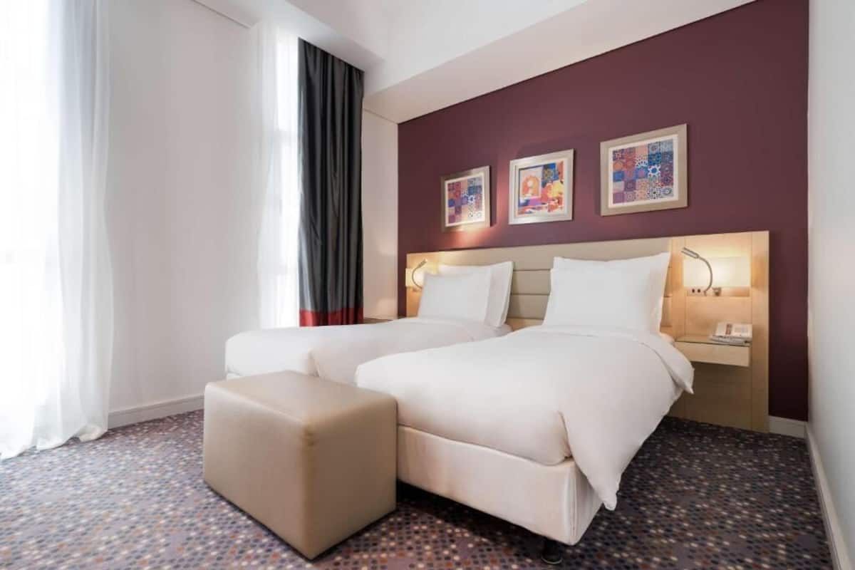 luxury apartment, 3 bedrooms | 2 bedrooms, minibar, in-room safe, desk