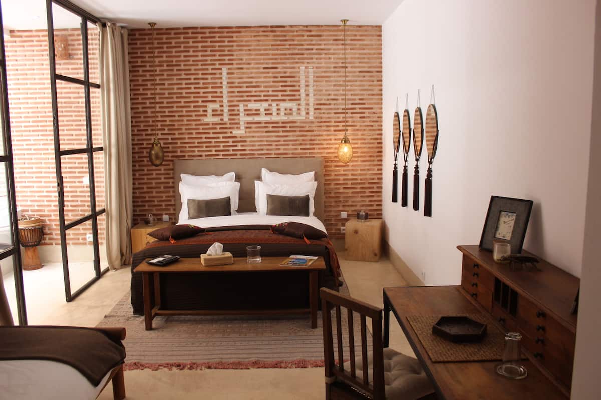 Luxury Triple Room | Premium bedding, in-room safe, desk, blackout drapes