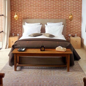 Premium bedding, in-room safe, desk, blackout curtains