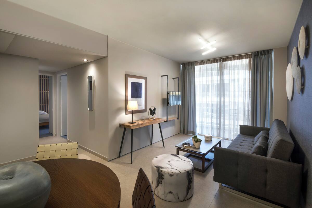 Premium-huoneisto, 2 makuuhuonetta, osittainen merinäköala | Näkymä huoneesta