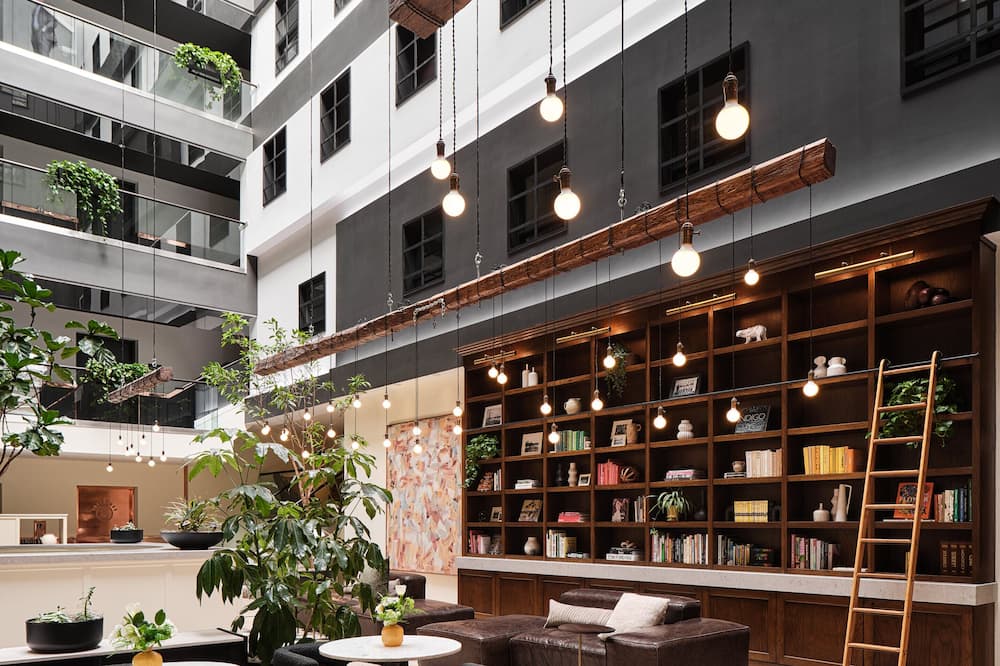 Metcalfe Hotel Ottawa by Gray Collection