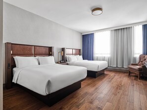 Premium bedding, down comforters, pillowtop beds, minibar - Metcalfe Hotel Ottawa by Gray Collection (Ottawa)