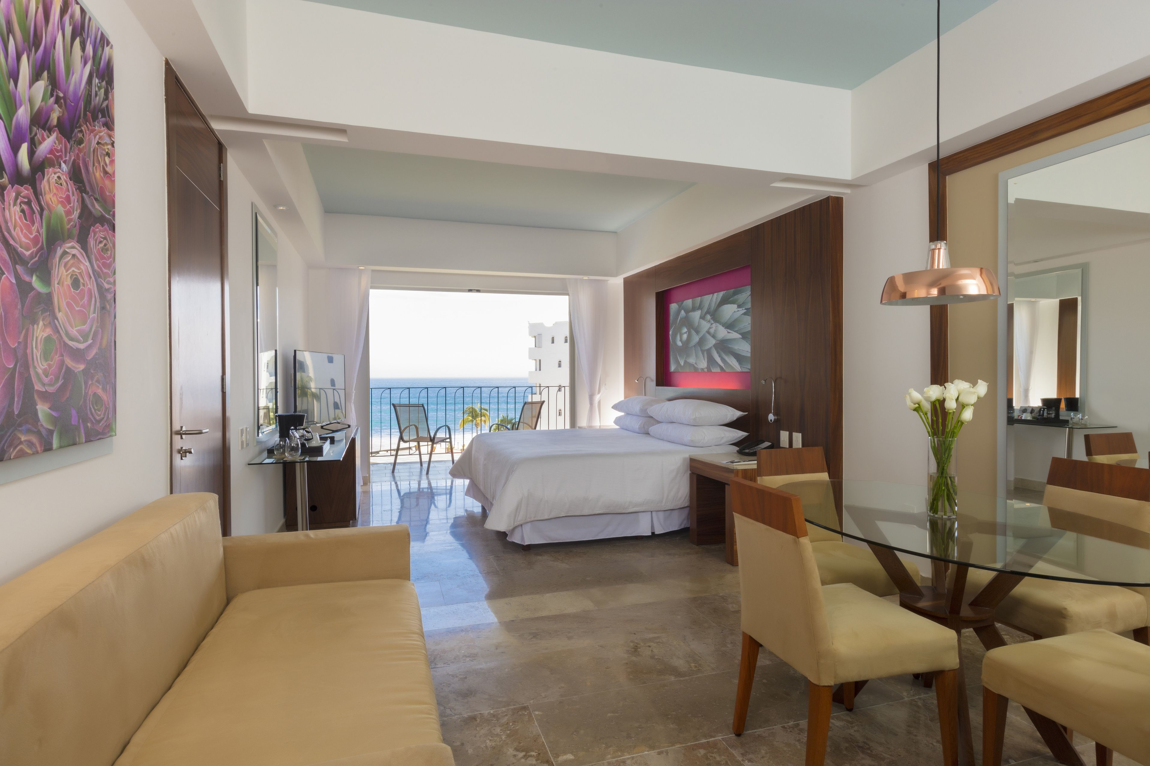 Junior Suite Ocean View - 1 King Bed