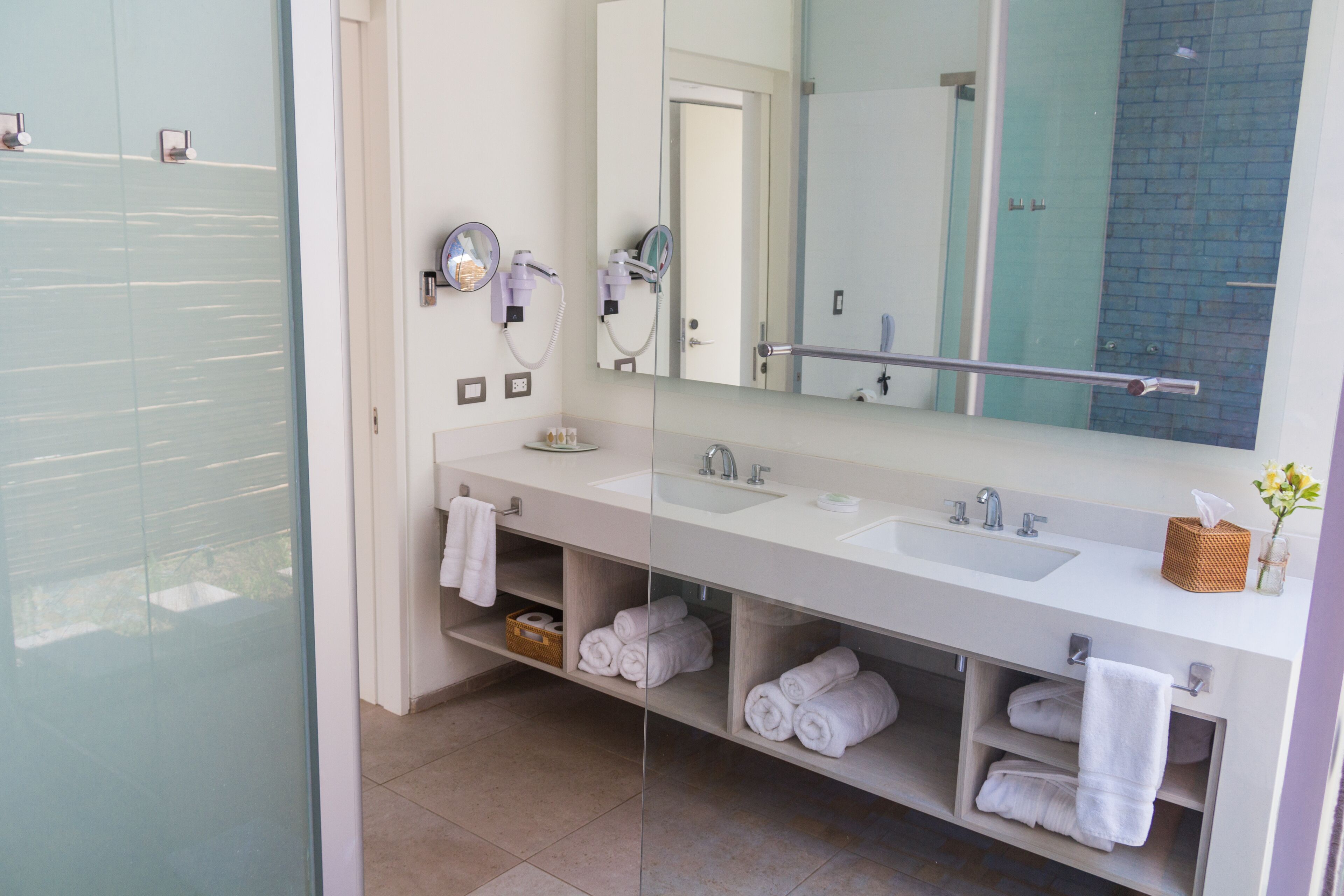 shower, free toiletries, hair dryer, towels