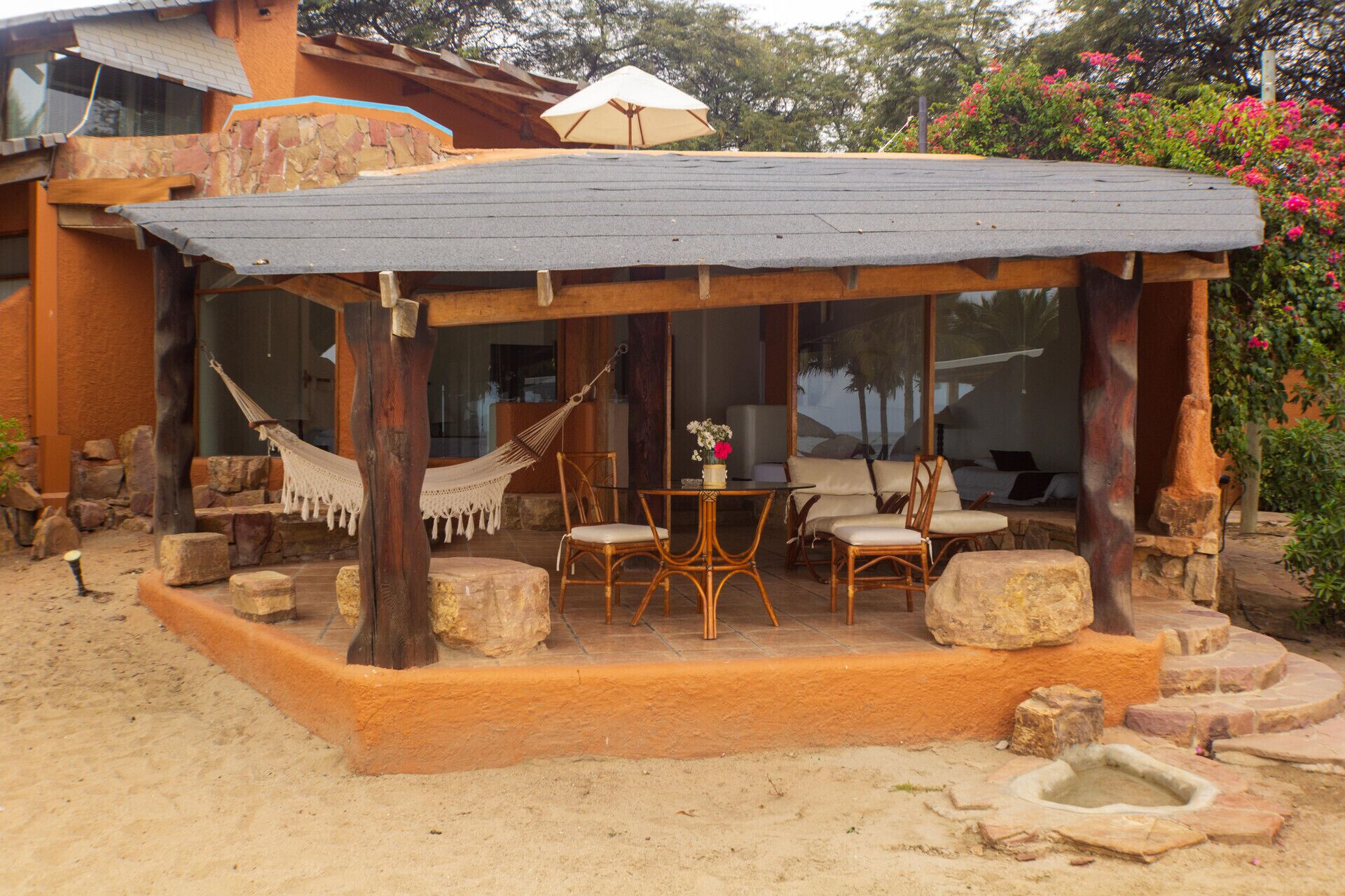 Restaurante al aire libre | Se sirven desayunos, almuerzos y cenas