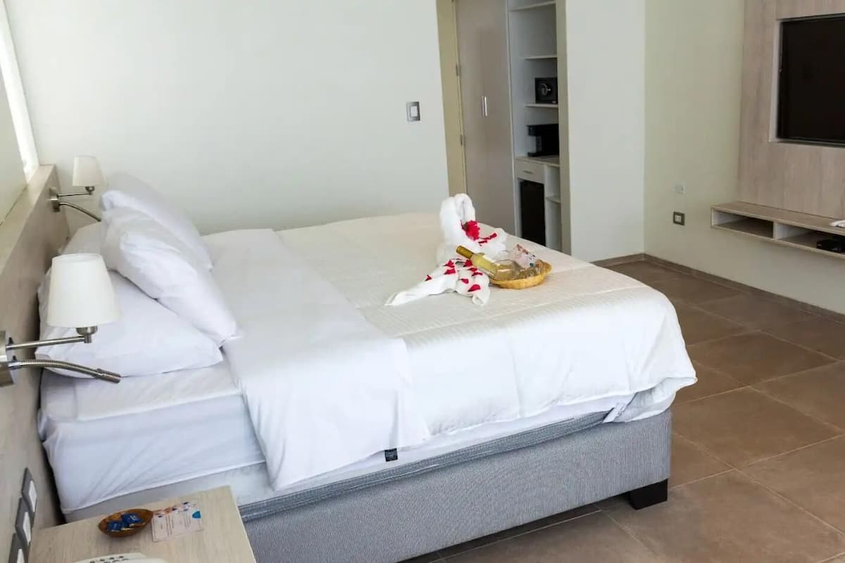 1 chambre, minibar, coffres-forts dans les chambres, Wi-Fi gratuit