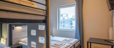 Pimennysverhot, ilmainen Wi-Fi, vuodevaatteet