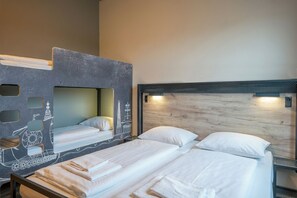 Blackout drapes, free WiFi, bed sheets