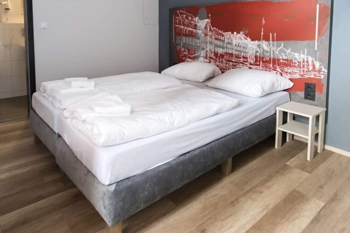 Blackout curtains, free WiFi, bed sheets
