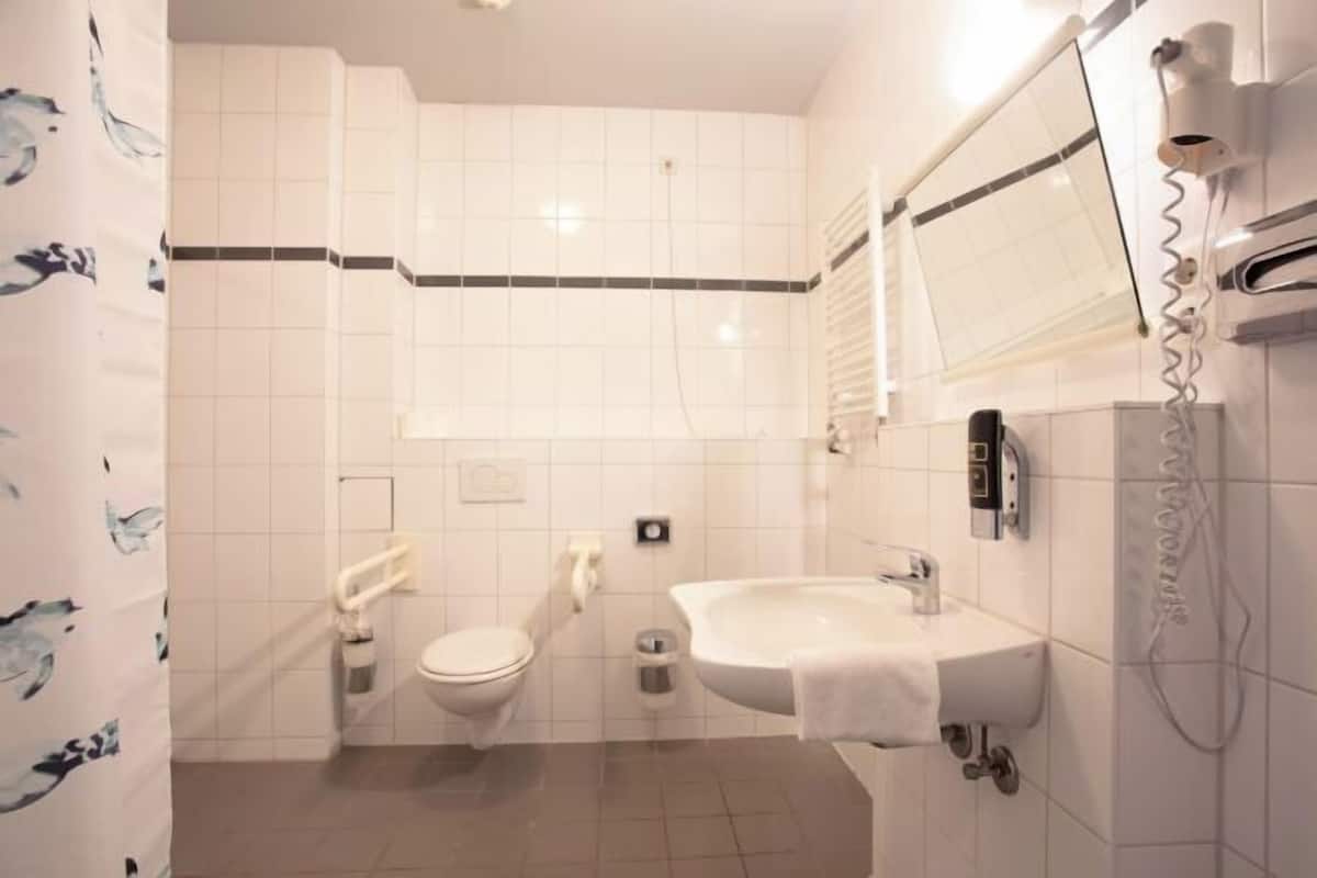 Doccia, articoli per l'igiene personale ecosostenibili, asciugacapelli