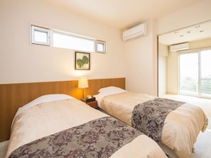 2 Schlafzimmer, individuell dekoriert, Verdunkelungsvorhänge