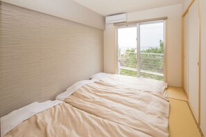 2 bedrooms, individually decorated, blackout drapes, free WiFi - Coldio Onna Hills (Onna)