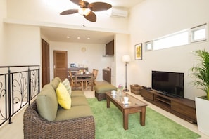 Flat-screen TV - Coldio Onna Hills (Onna)