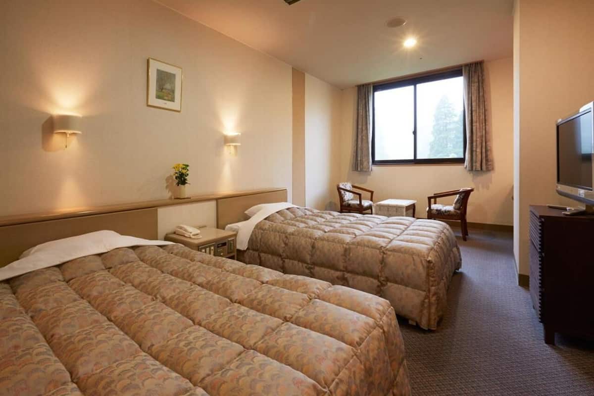 in-room safe, free wifi, bed sheets