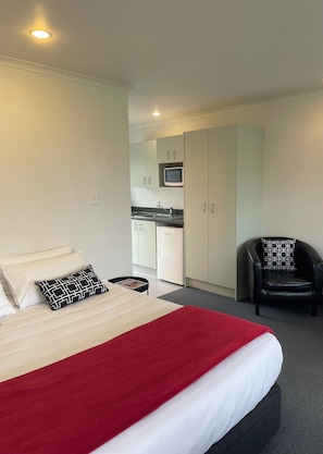 Desk, iron/ironing board, free WiFi, bed sheets