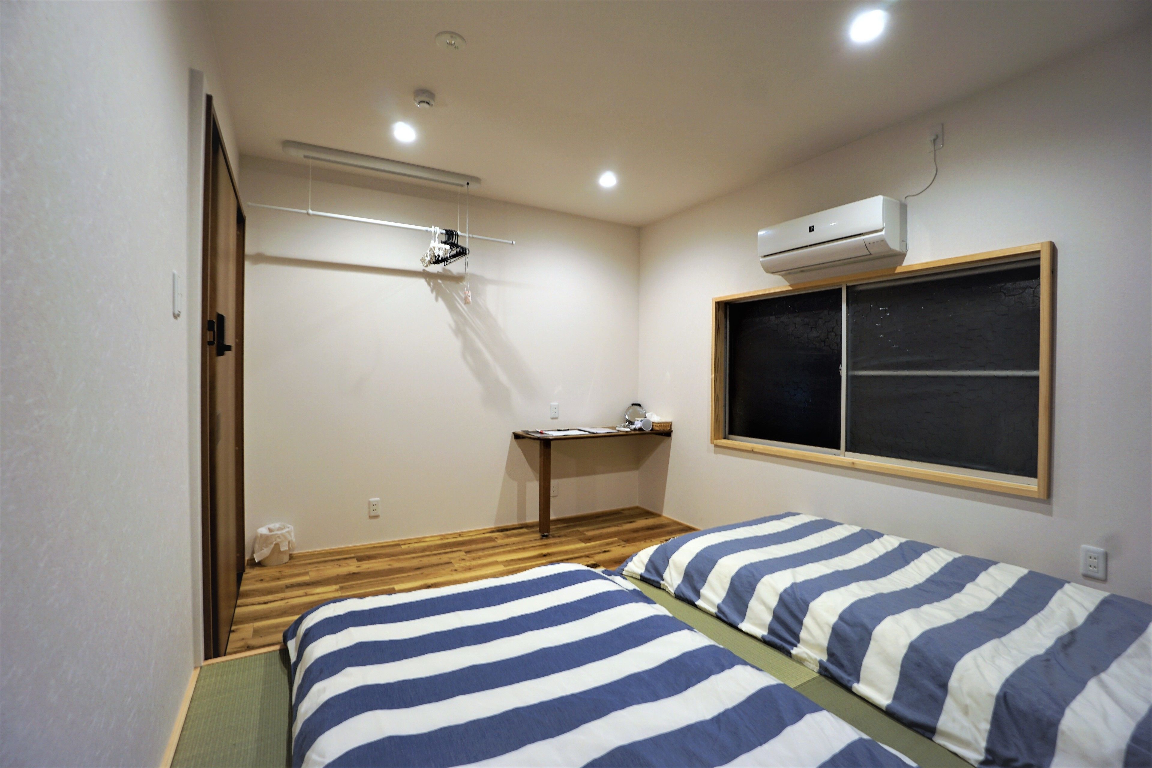 standard twin room | desk, free wifi