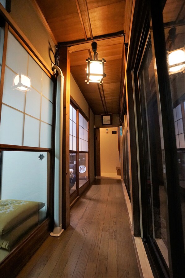 Interior entrance - Villa Kyoto Saiin (Kyoto)