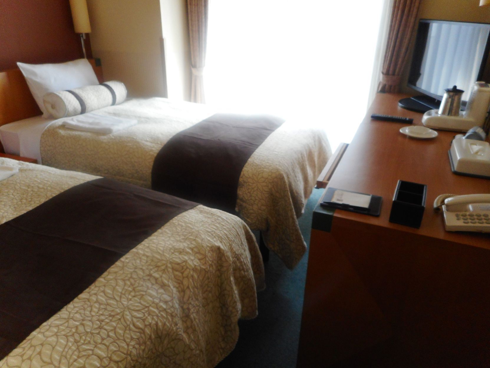 Desk, soundproofing, iron/ironing board, free WiFi
