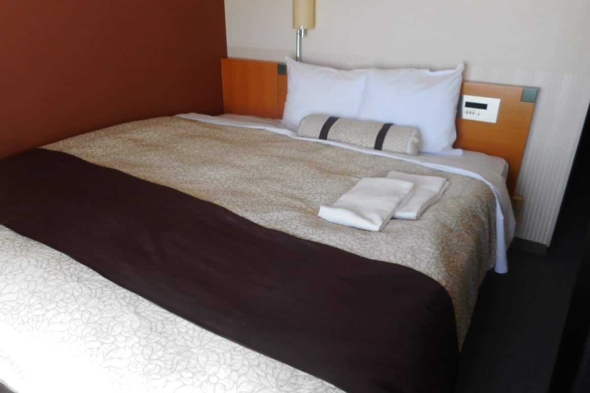 desk, soundproofing, iron/ironing board, free wifi