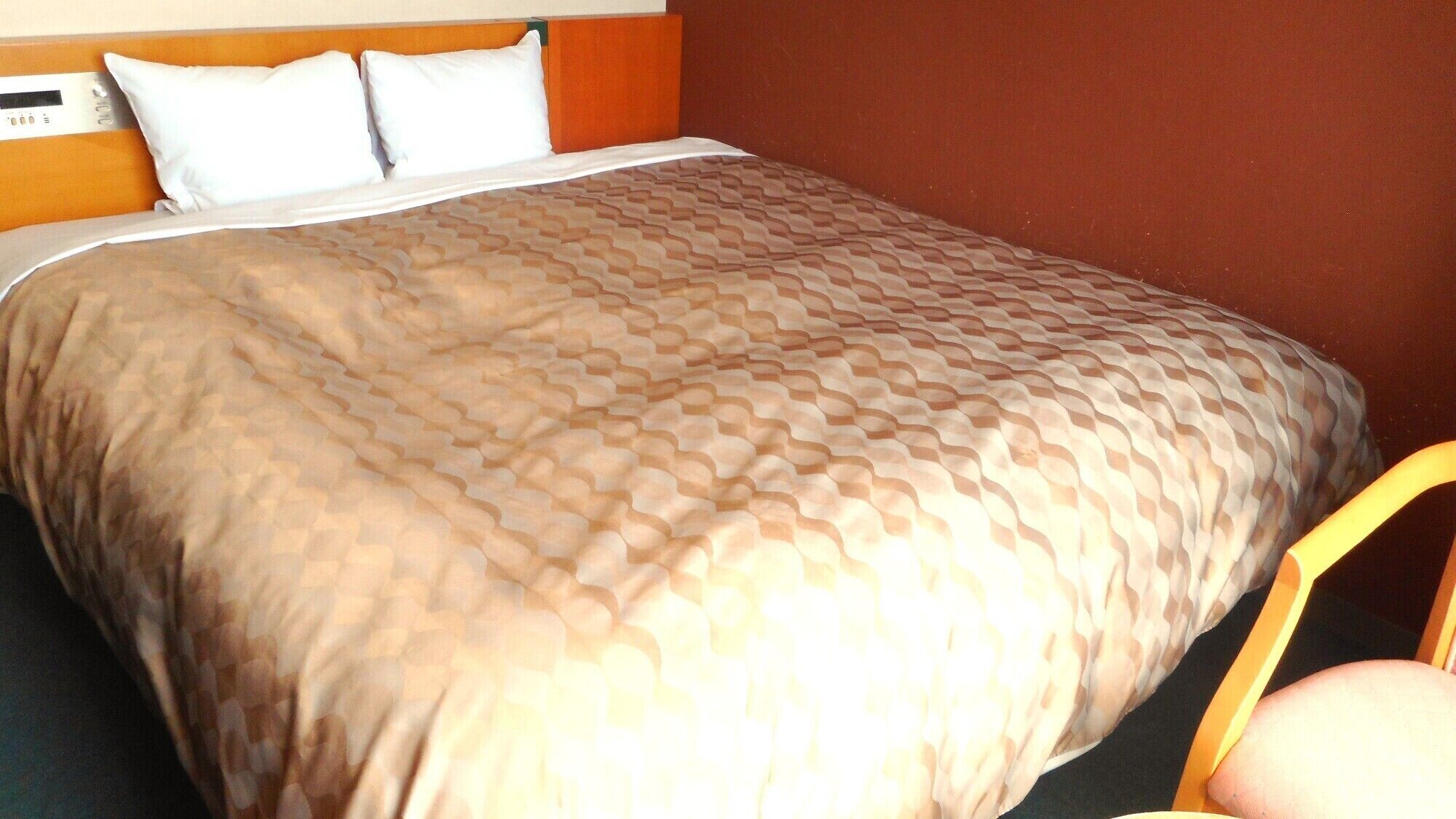 Schreibtisch, schallisolierte Zimmer, Bügeleisen/Bügelbrett