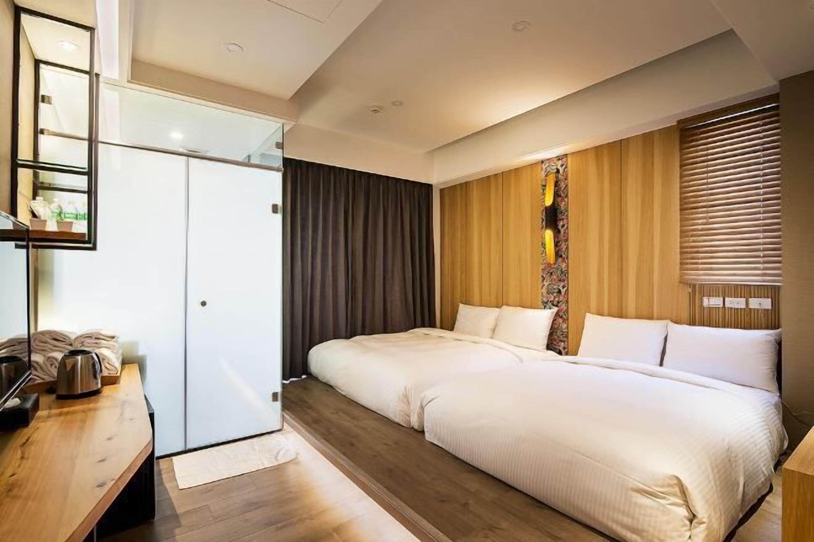 Minibar, desk, soundproofing, iron/ironing board