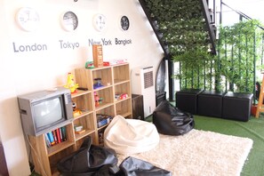 Lobby lounge - Mad Panda Hostel (Hua Hin)