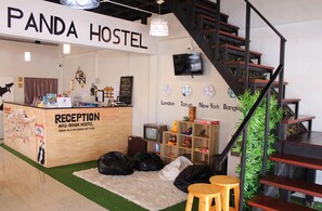Reception - Mad Panda Hostel (Hua Hin)