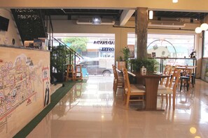 Lobby - Mad Panda Hostel (Hua Hin)
