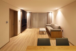 Room (26 PY) | Blackout drapes, free WiFi, bed sheets - Dukgu Oncheon Condo (Uljin)