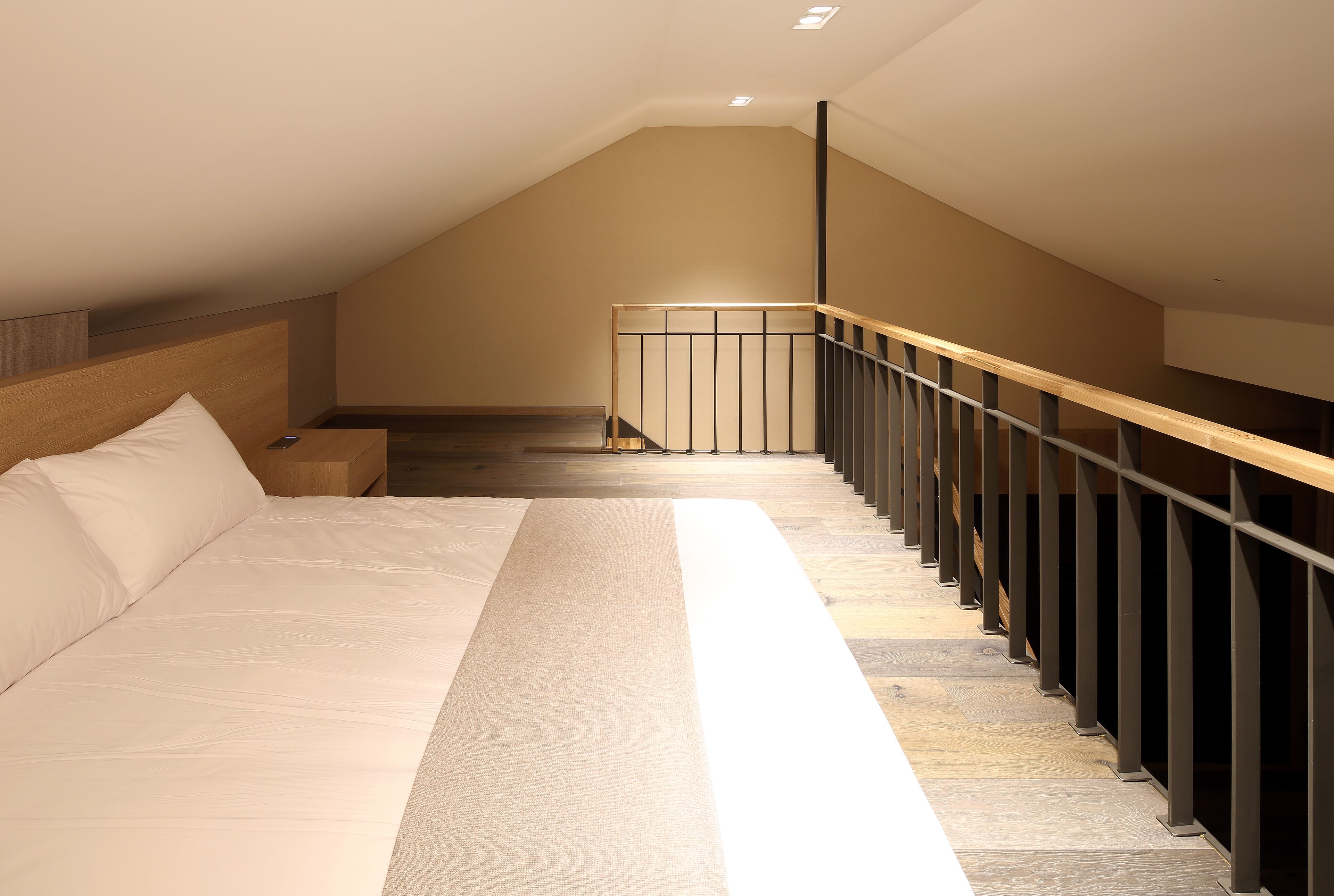 duplex (22 py) | blackout curtains, free wifi, bed sheets