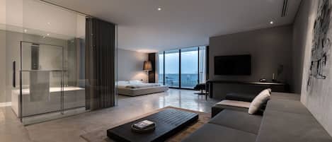 Only Suite | Minibar, in-room safe, free WiFi