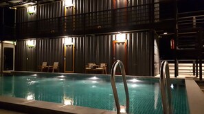 Hồ bơi ngoài trời 