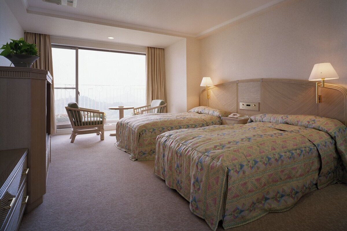 Twin Room, Non Smoking | Down duvets, bed sheets