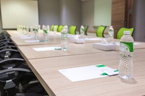 Meeting facility - LeGreen Suite Kuningan (Jakarta)
