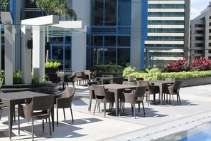 3 restoran dengan sajian hidangan lokal dan internasional