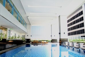 Indoor pool, outdoor pool - CSuites at Two Central Residences (Makati)