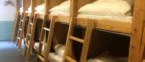 18 Beds Mixed Dormitory Room | Free WiFi, bed sheets