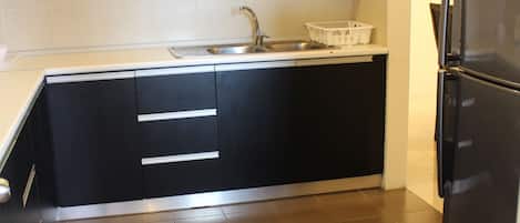 Refrigerador, microondas, parrilla de estufa y lavavajillas