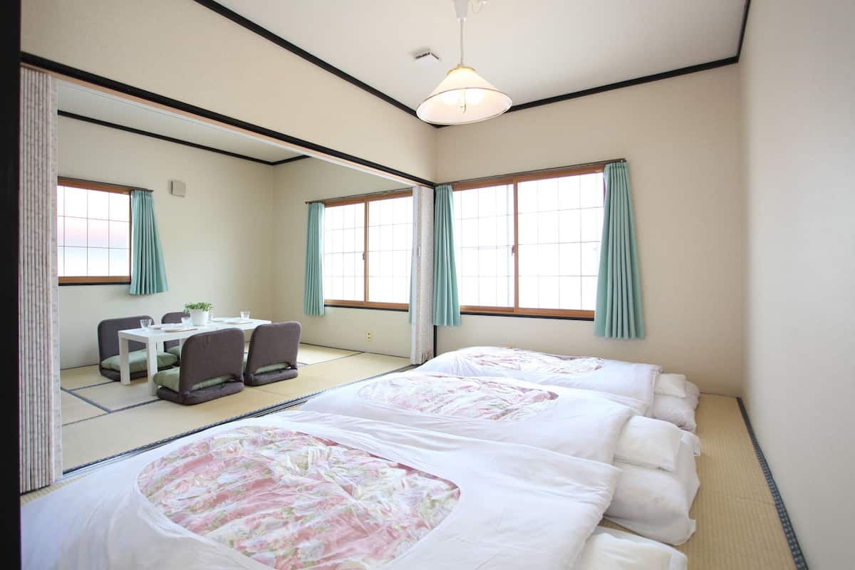 Free WiFi, bed sheets, wheelchair access