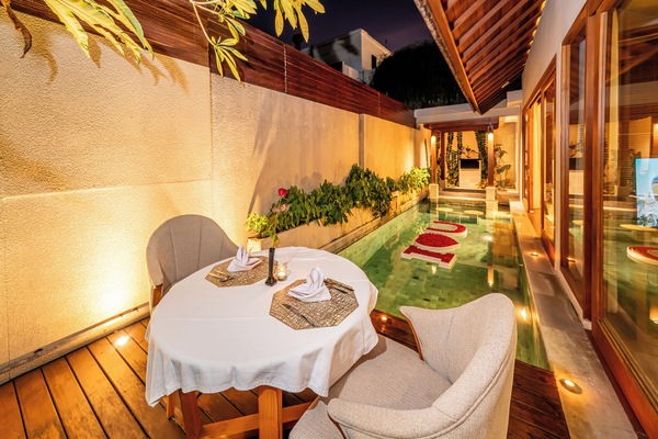 10 indoor pools, pool umbrellas, sun loungers