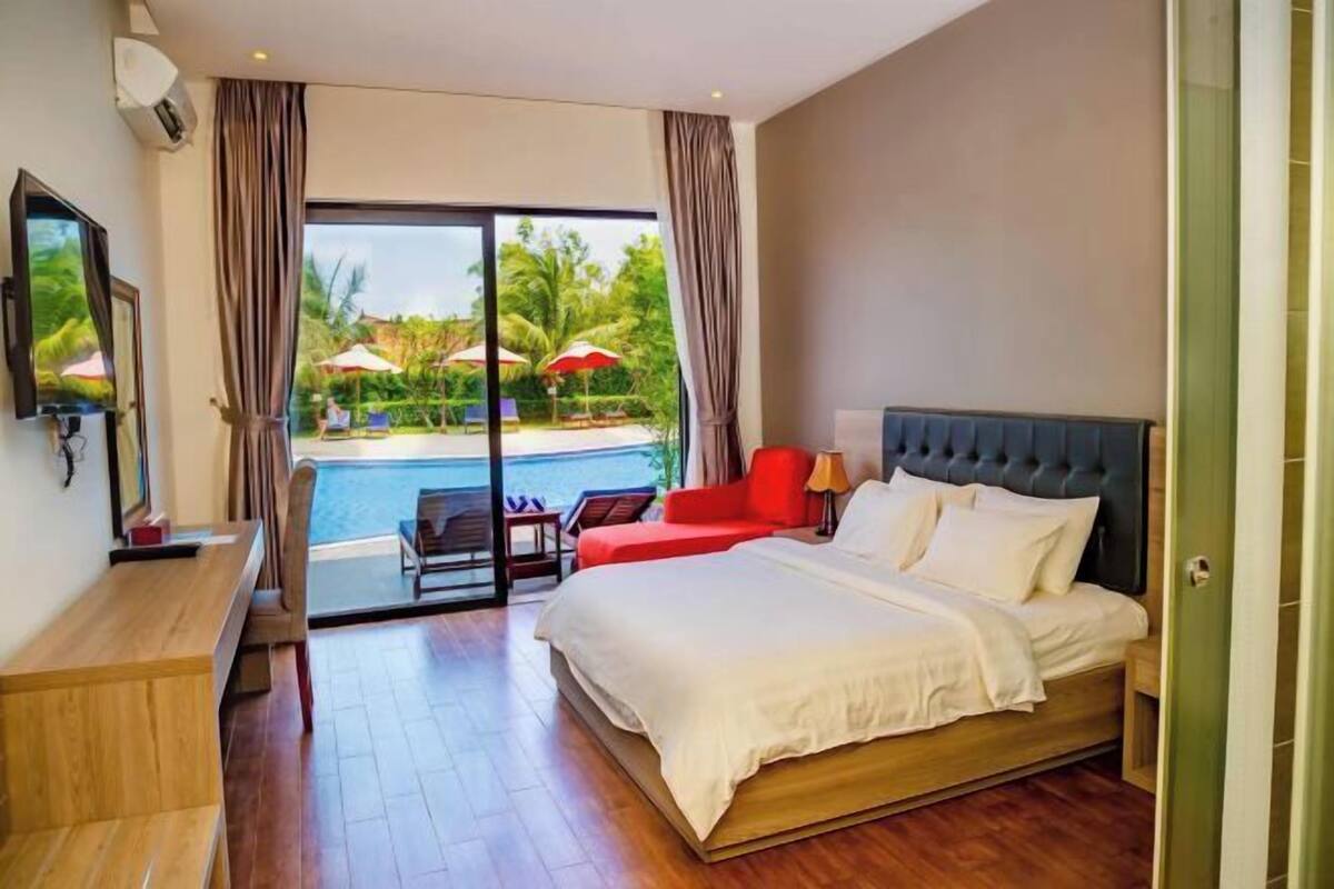 1 bedroom, premium bedding, minibar, in-room safe