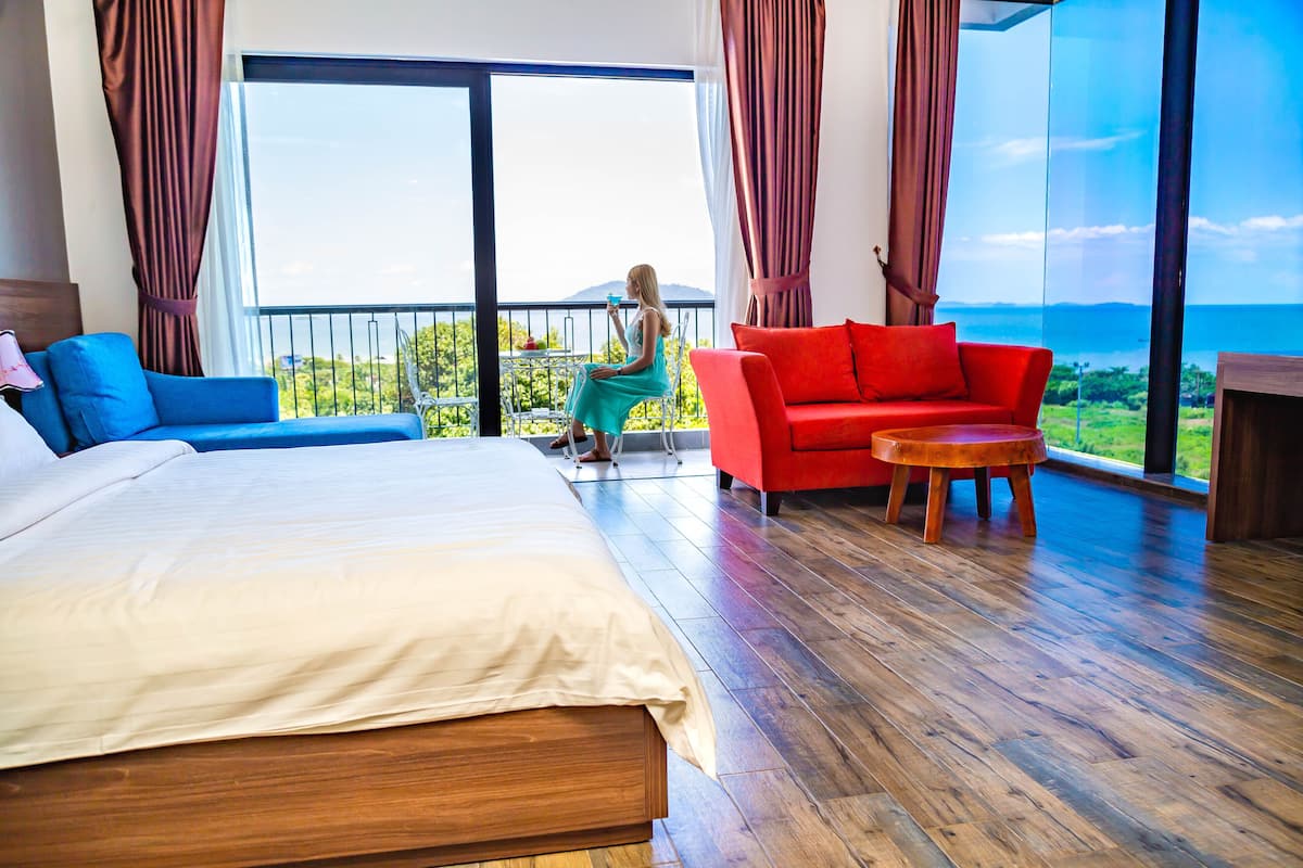 Suite (The Bay) | 1 dormitorio, ropa de cama de alta calidad, minibar y caja fuerte