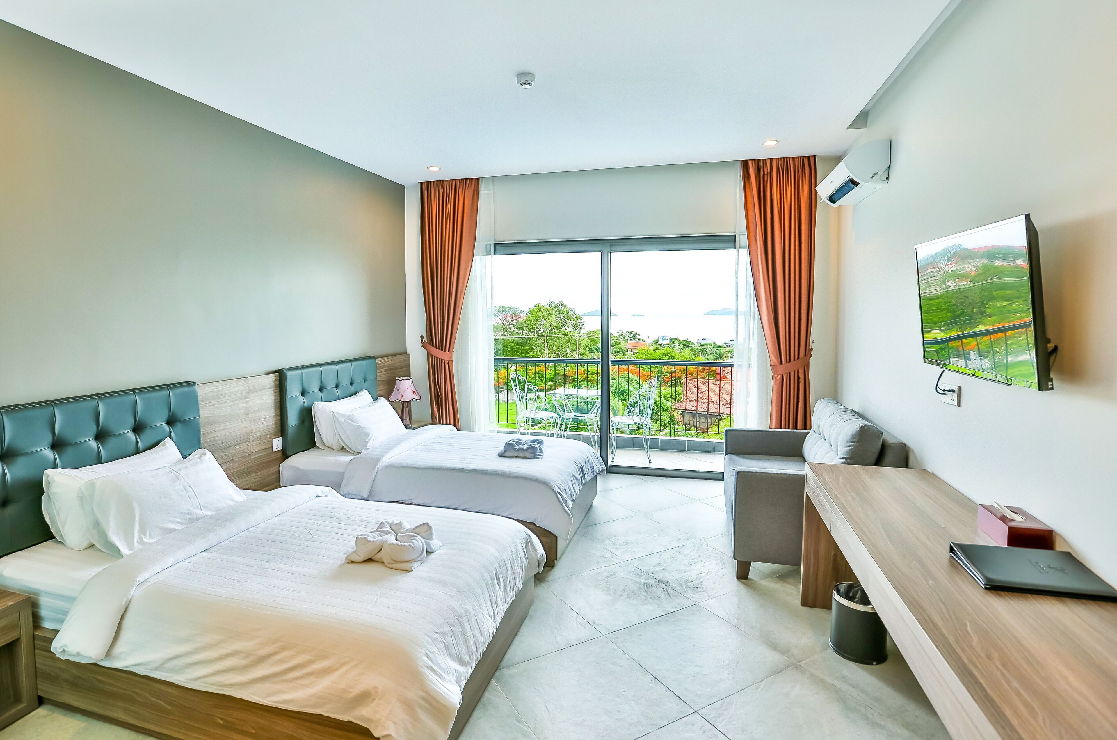 Premium bedding, minibar, in-room safe, desk